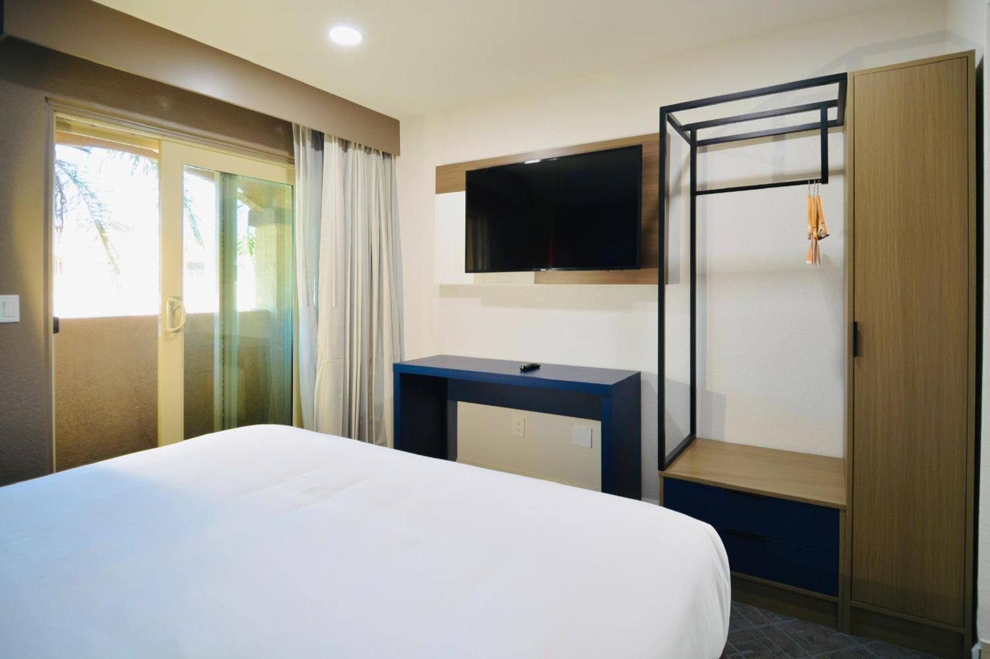 Comfort Inn & Suites Moreno Valley Near March Air Reserve Base Eksteriør billede