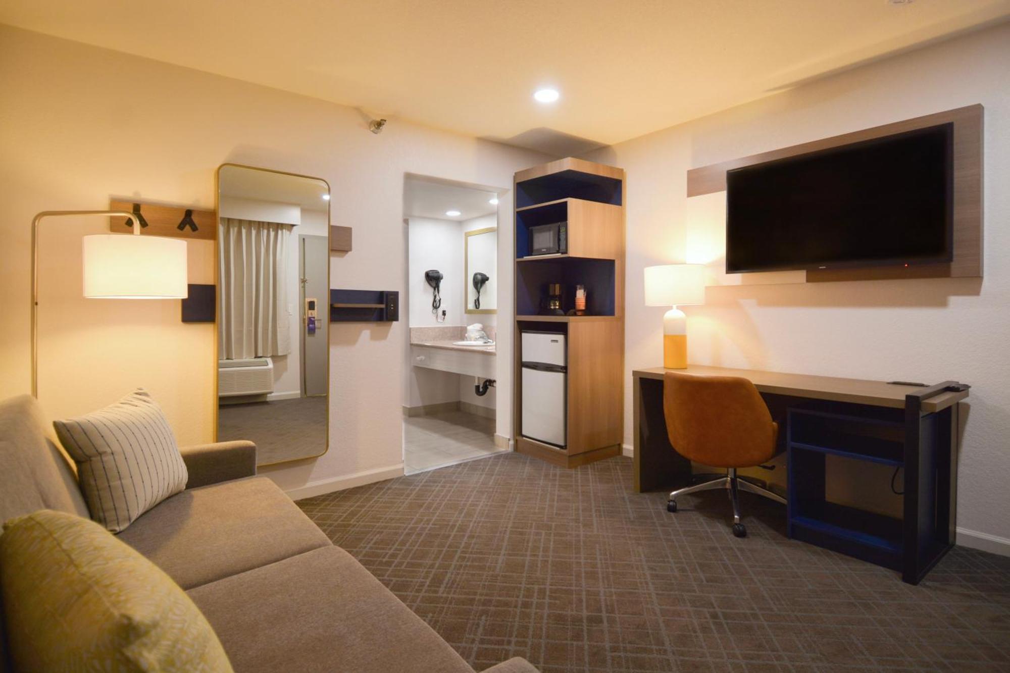 Comfort Inn & Suites Moreno Valley Near March Air Reserve Base Eksteriør billede