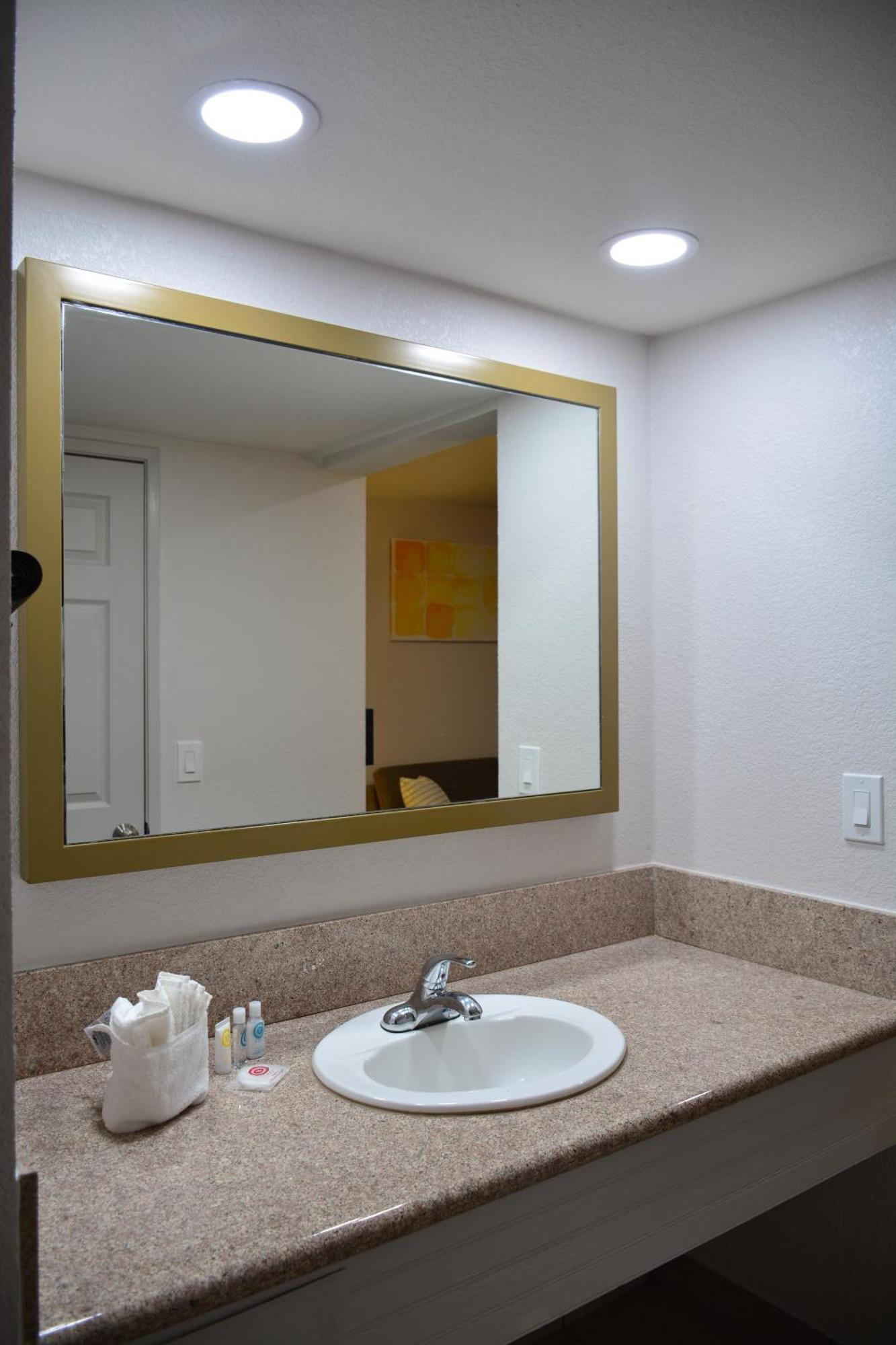 Comfort Inn & Suites Moreno Valley Near March Air Reserve Base Eksteriør billede