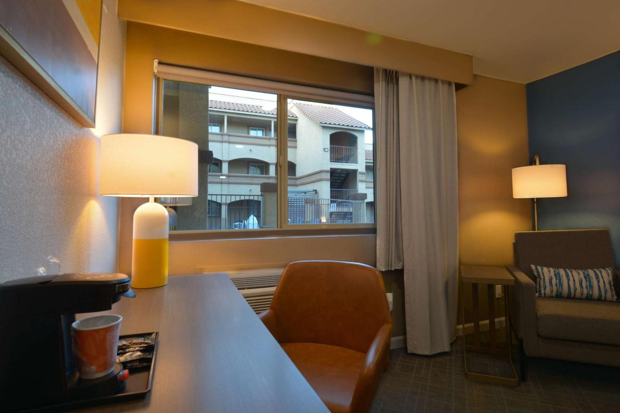 Comfort Inn & Suites Moreno Valley Near March Air Reserve Base Eksteriør billede